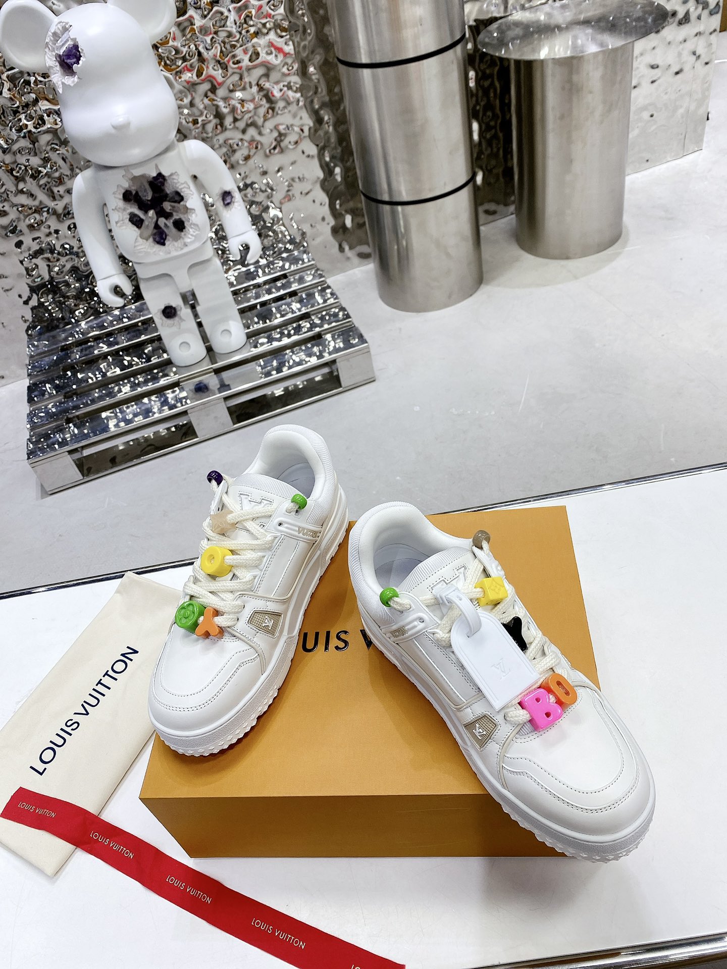 L0vis Vvtt0n LV Trainer Sneaker White For Men LV