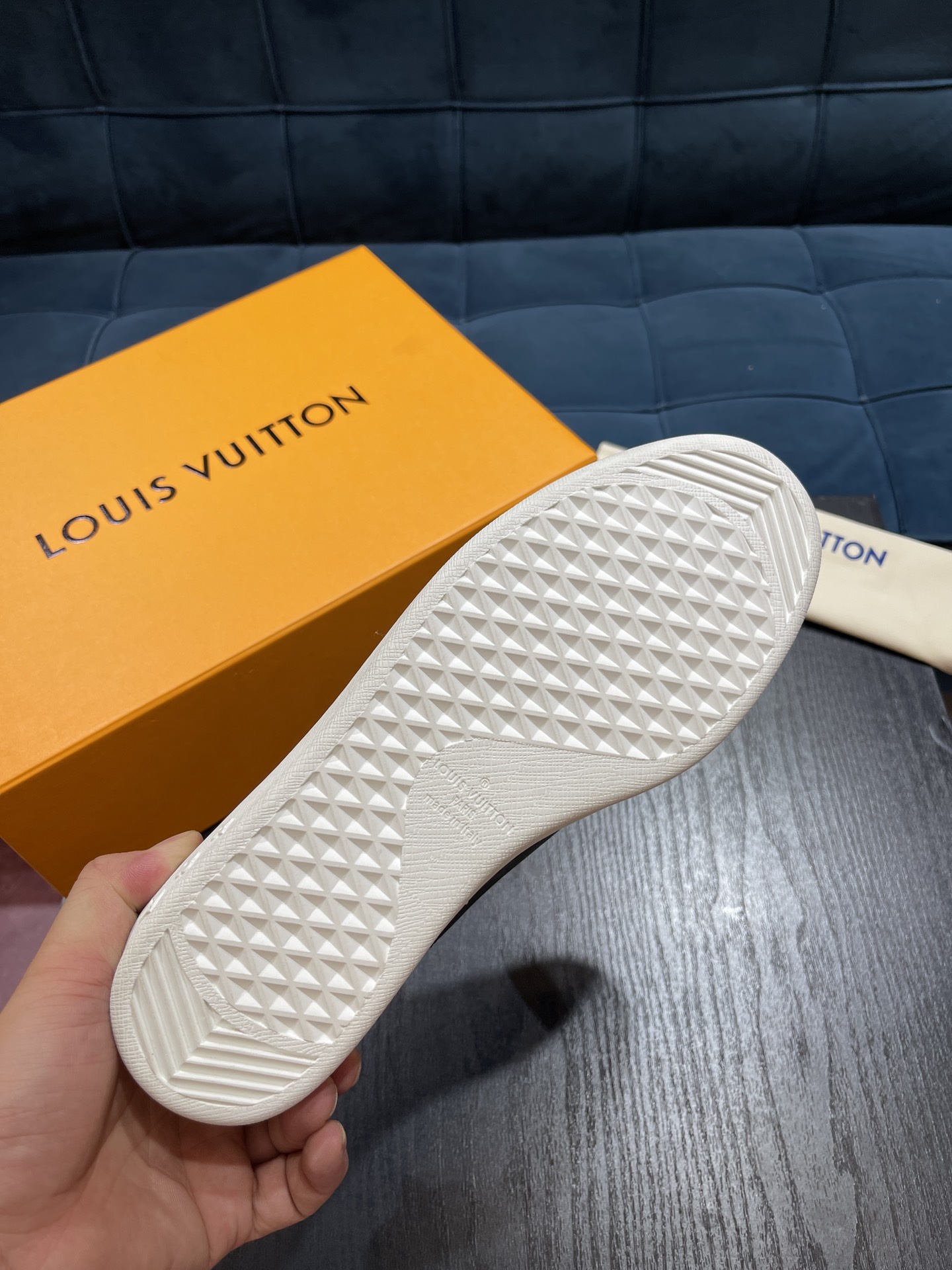 L0vis Vuittion LV Runner Tatic Sneaker White For Men LV 1A8UZ4