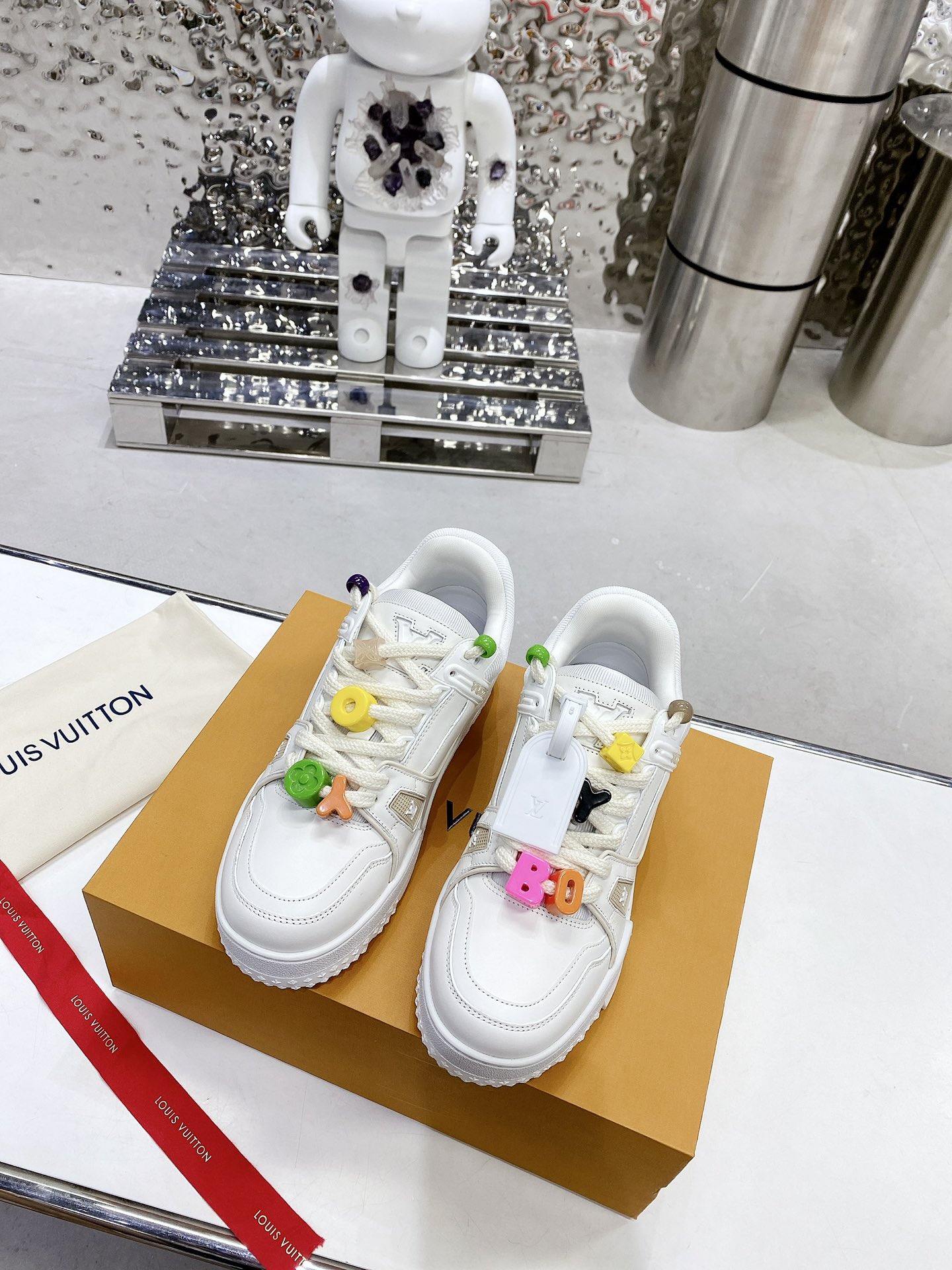 L0vis Vvtt0n LV Trainer Sneaker White For Men LV