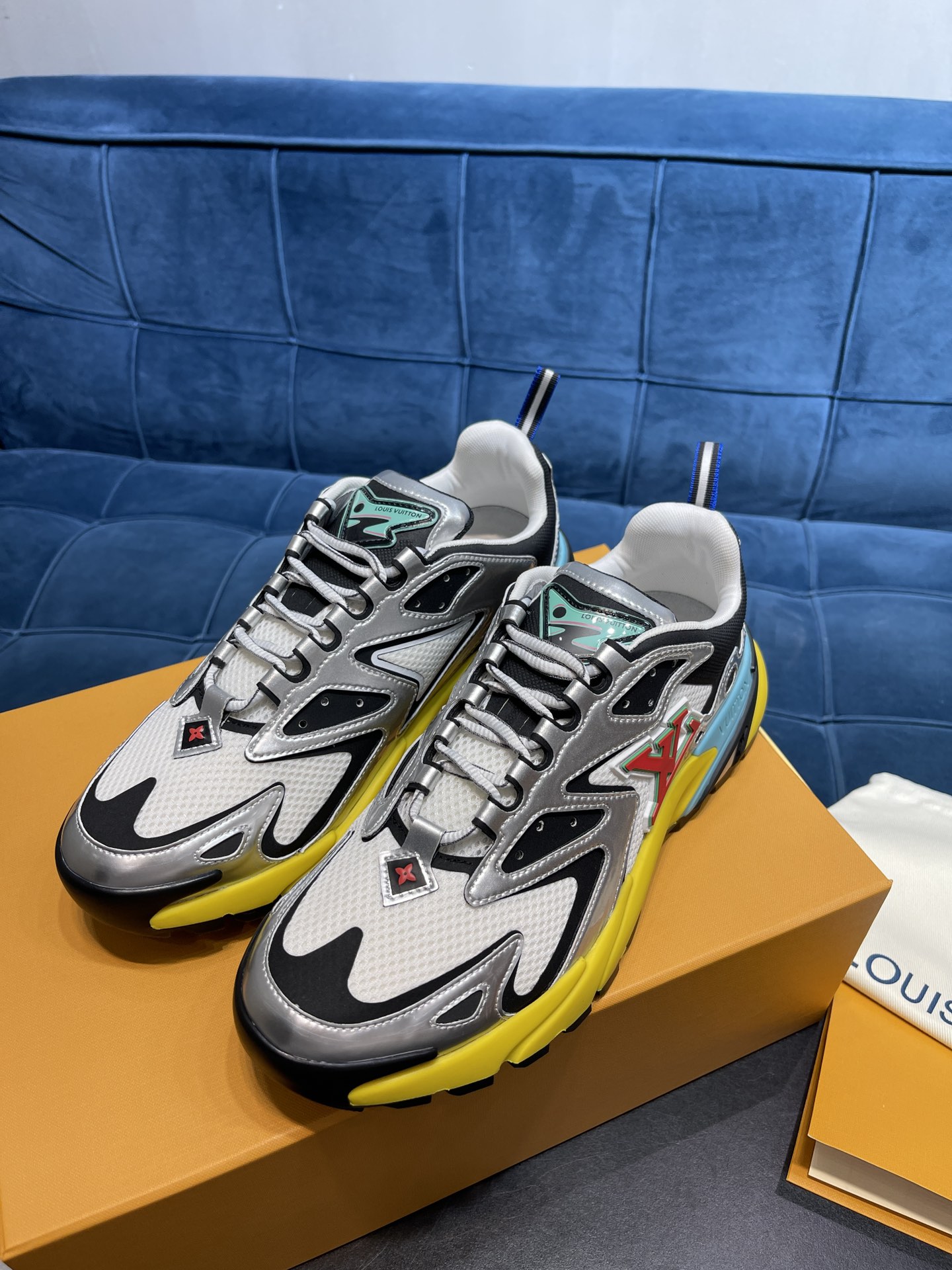 L0vis Vuittion LV Runner Tatic Sneaker Yellow And White For Men LV