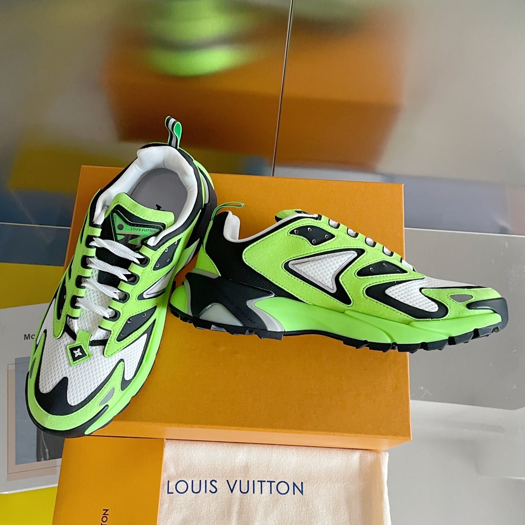L0vis Vvtt0n Men’s LV Runner Tatic Sneaker Green For Men LV 1A9JER