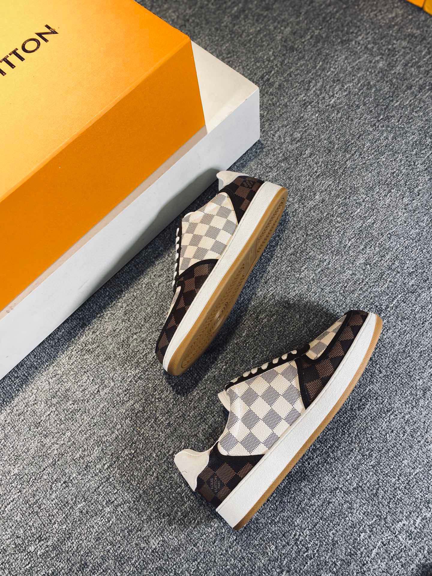 L0vis Vvtt0n Rivoli Sneaker Gray And Brown For Men LV