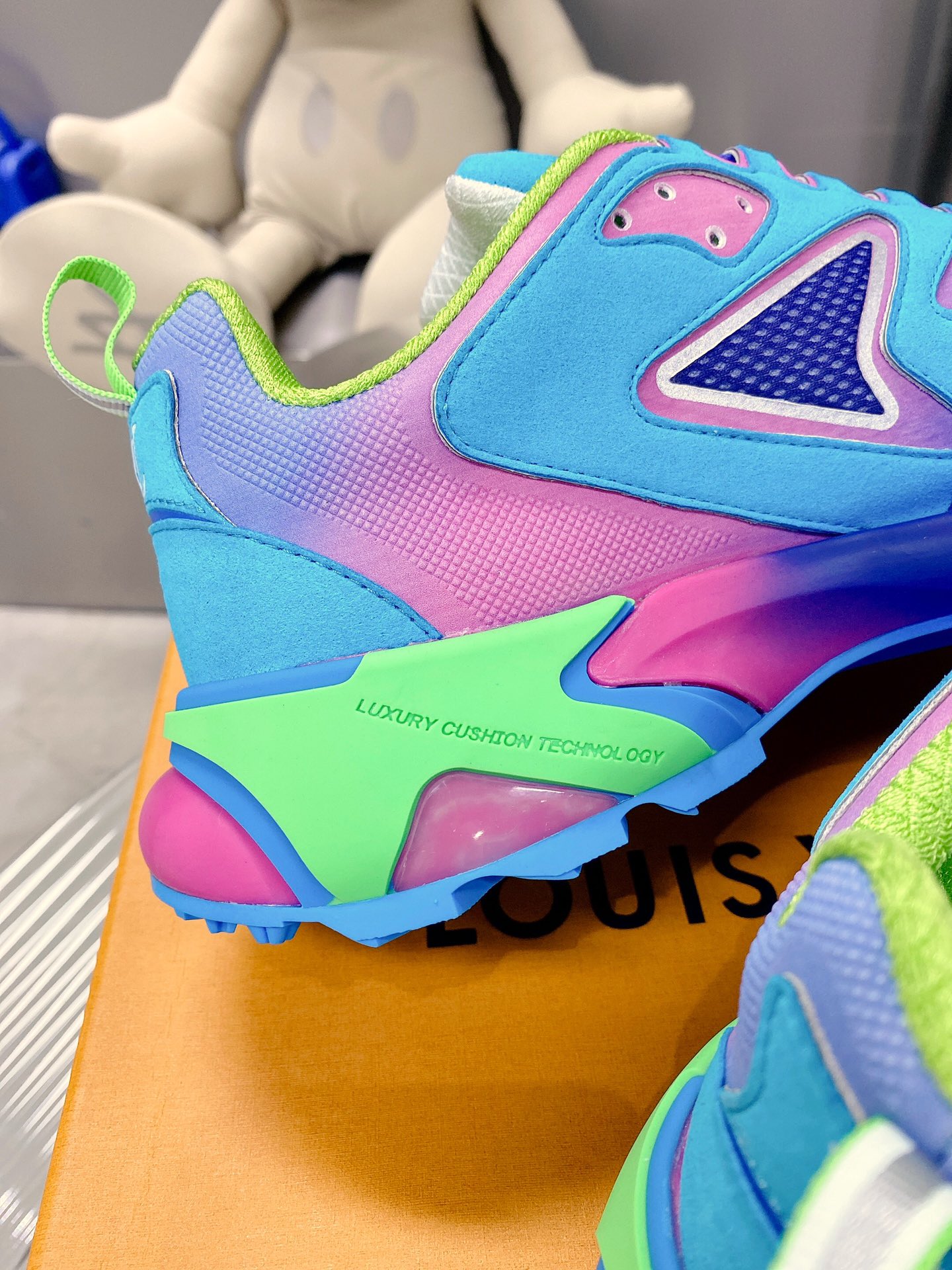 L0vis Vuittion LV Runner Tatic Sneaker Blue For Men LV 1A9UOR