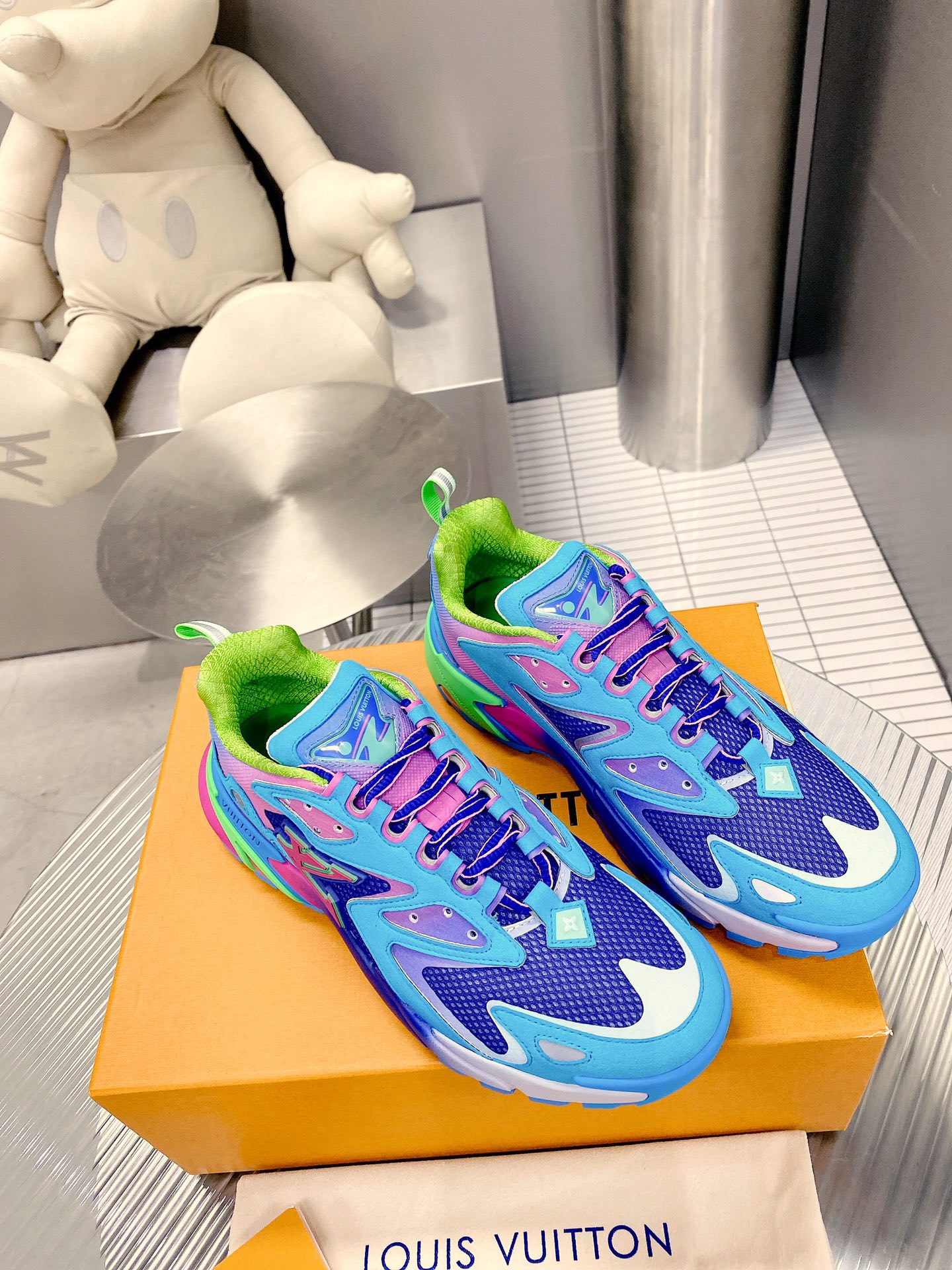 L0vis Vuittion LV Runner Tatic Sneaker Blue For Men LV 1A9UOR