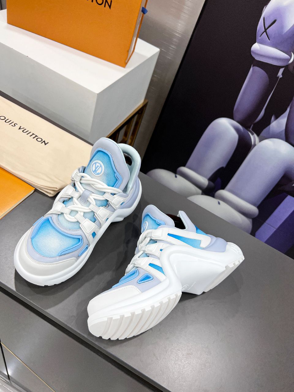 L0vis Vvtt0n Women’s LV Archlight Sneaker Blue For Women LV 1A9RVB