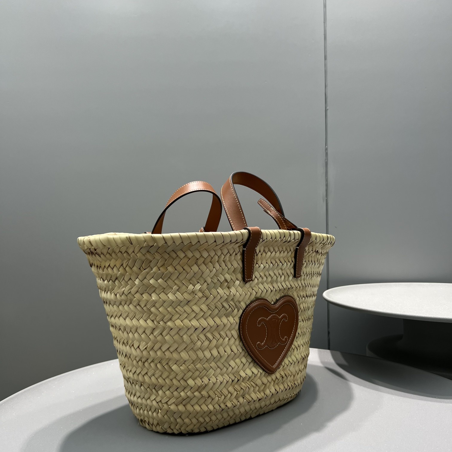 Ce1i*e Teen Triomphe Ce1i*e Classic Panier In Palm Leaves With Heart Patch Brown For Women 10in/25cm 194002DUI.04LU