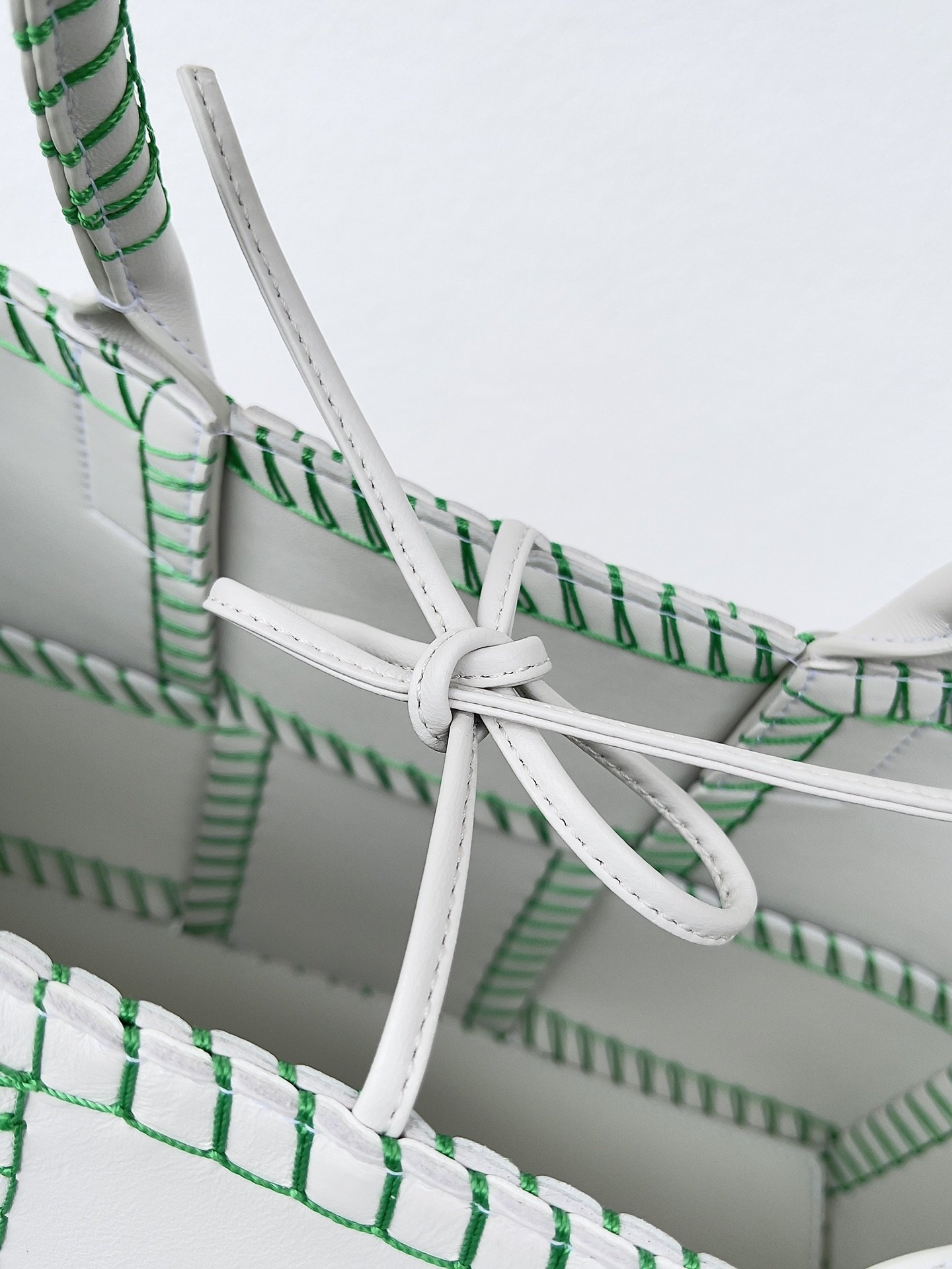 B0tt*ga Ven*ta Small Arco Tote Bag White, For Women, Women’s Bags 11.8in/30cm