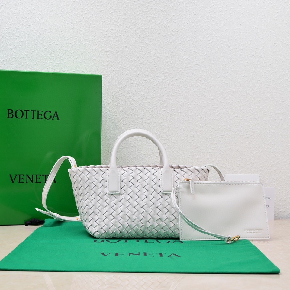 B0tt*ga Ven*ta Mini Cabat White, For Women, Women’s Bags 7.9in/20cm 709464V1OW19009