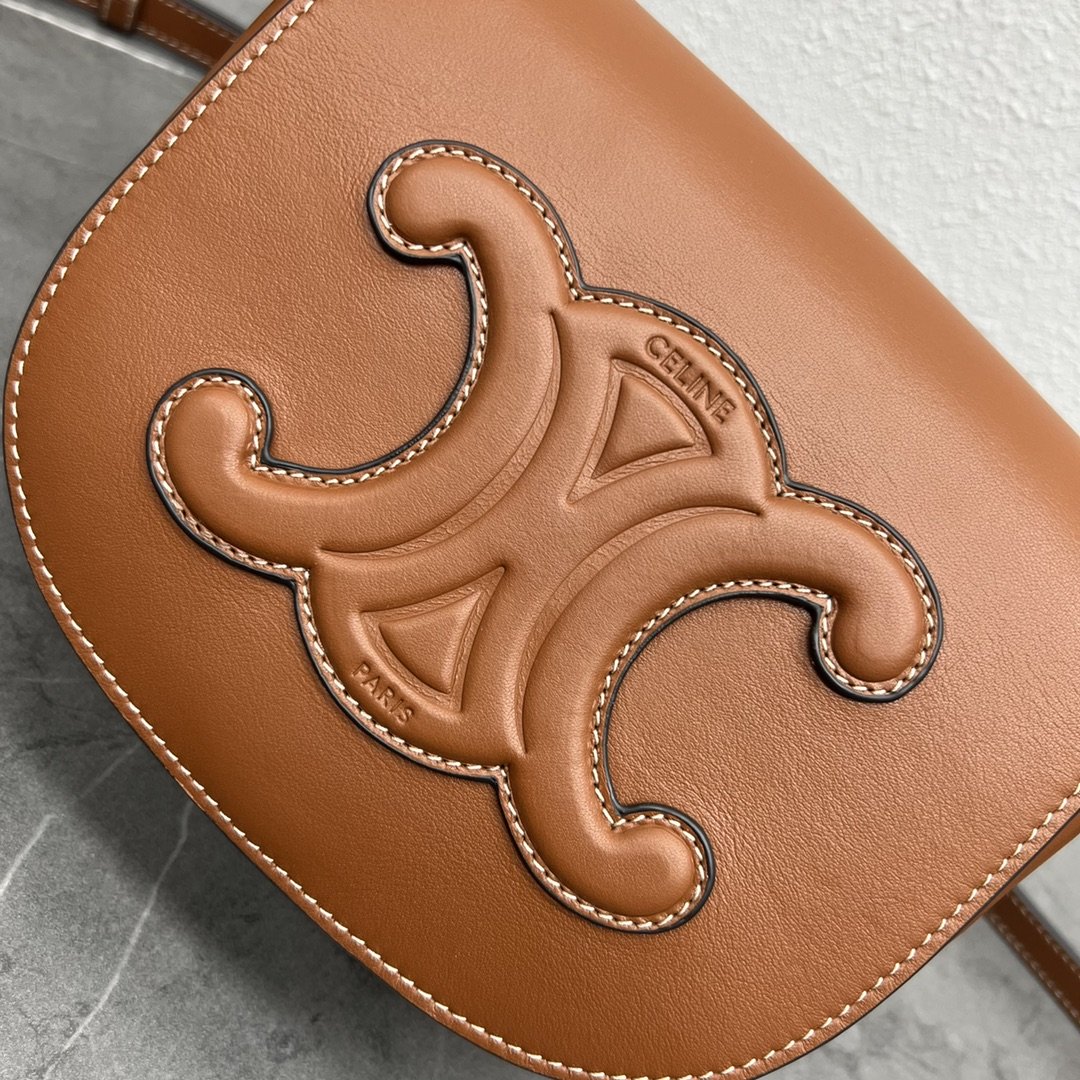 Ce1i*e Folco Cuir Triomphe Tan For Women 7in/19cm 198263DU3.04LU