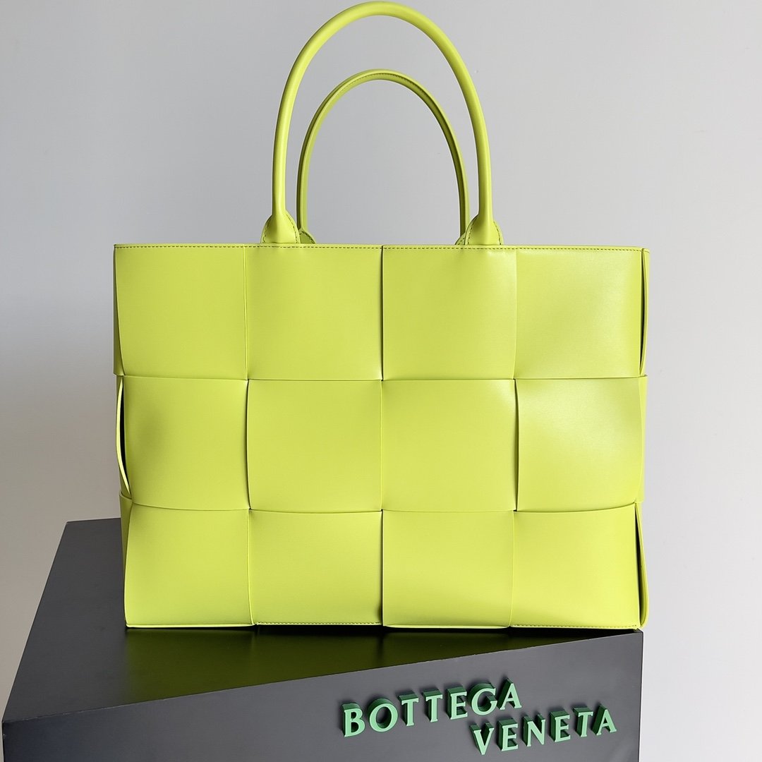 B0tt*ga Ven*ta Large Arco Tote Bag Yellow, For Women, Women’s Bags 18.1in/46cm