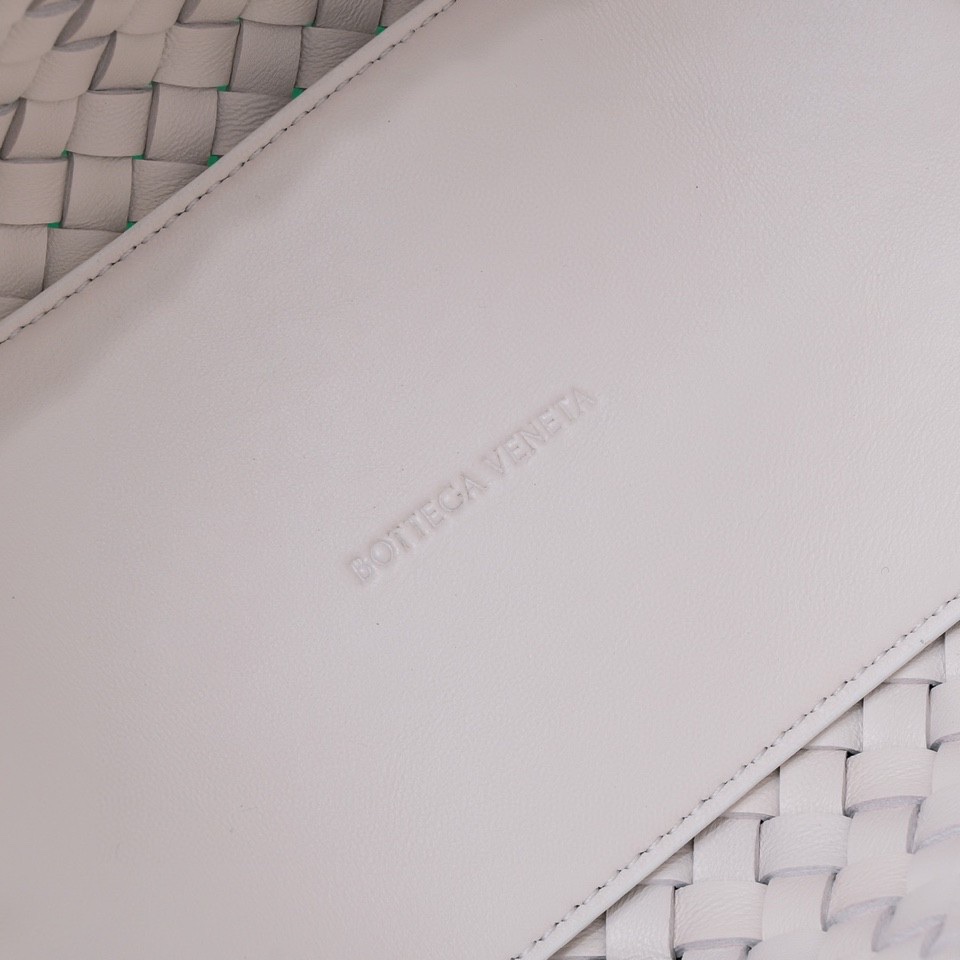 B0tt*ga Ven*ta Mini Cabat White, For Women, Women’s Bags 7.9in/20cm 709464V1OW19009