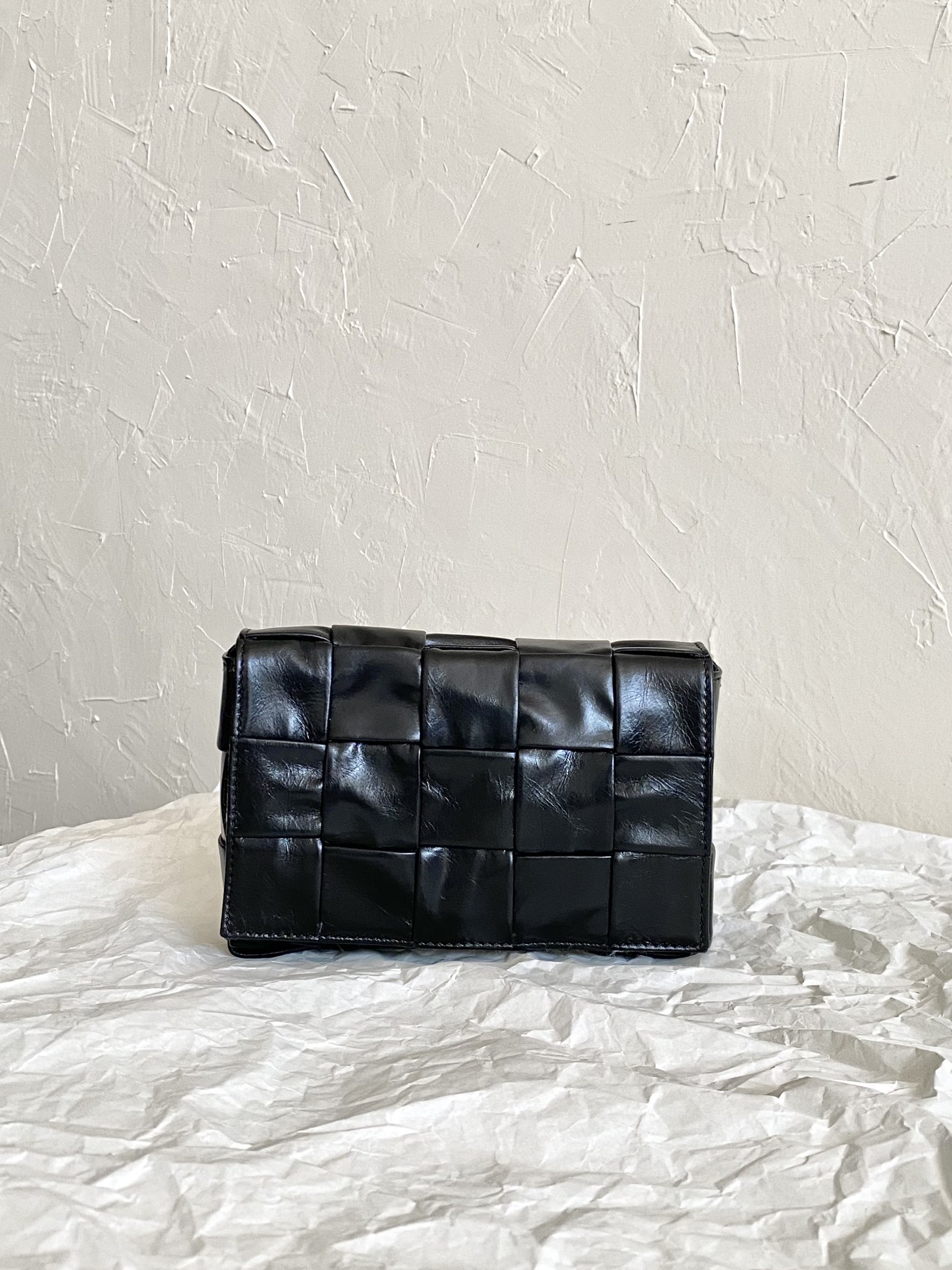 B0tt*ga Ven*ta Padded Cassette Belt Bag Black, For Women, Women’s Bags 7in/18cm 710075VCQR18425