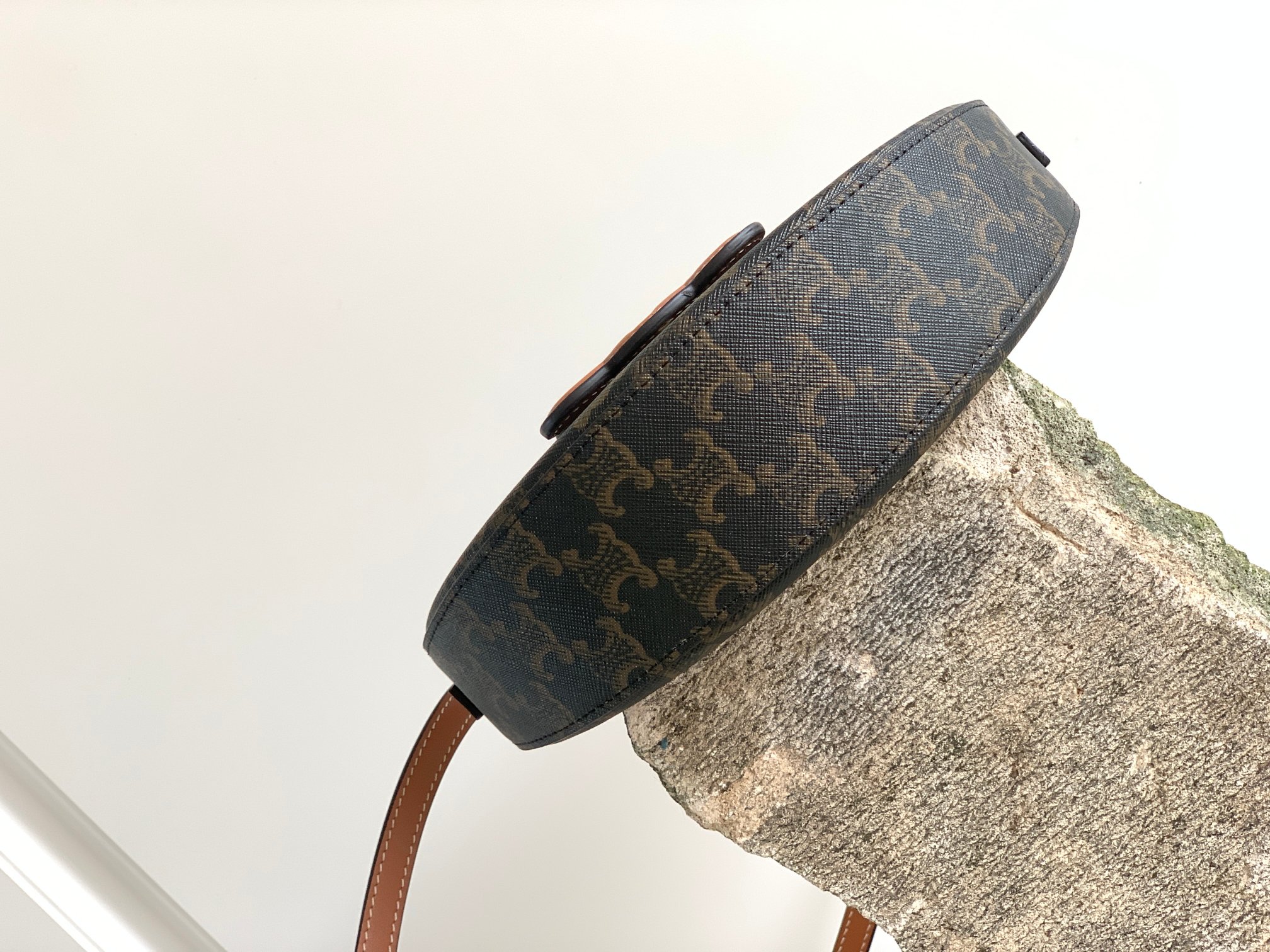 Ce1i*e Besace In Triomphe Canvas Bag Brown For Women 9in/23cm